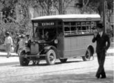 Um International em chassi mais curto pertencente à Viação Esperança, de Petrópolis; atendendo à linha Bingen-Estação, o ônibus permaneceu em operação até a década de 40 (fonte: Antonio Carlos Buarque de Lima).    