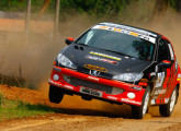 Seguindo a tradição internacional da Peugeot, o 206 também teve sucesso nas provas brasileiras de rally; na foto, o carro campeão do Campeonato Brasileiro de Rally de Velocidade de 2009, pilotado por Rafael Túlio e César Valandro (fonte: site zh.clicrbs).