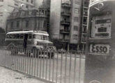 Lotação L-312 com carroceria Pilares de 1957, pertencente à empresa carioca Transportes Vera; a imagem é de 1964 (foto: Augusto Antônio dos Santos / ciadeonibus).