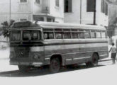 Um ônibus Pilares sobre chassi LP-321 de empresa fluminense não identificada (fonte: Edegar Rios Lopes / coadeonibus).