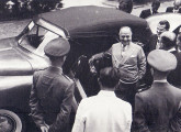 Pinar conversível em apresentação para o Presidente da República em 1951. 