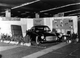 Um dos primeiros carros com carroceria de plástico reforçado com fibra de vidro do país, este cupê, montado sobre chassi DKW, foi exibido no I Salão do Automóvel, em 1960; foi exposto no stand da empresa Nautiplas, provavelmente a autora do projeto (fonte: portal flaviogomes).      