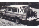 Cabine-dupla Povel, construído a partir do sedã Fiat Oggi.