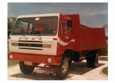 Em 1977 as cabines para caminhões moldadas pela Puma ganharam linhas mais limpas (fonte: site flaviogomes).  