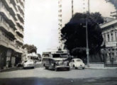 Outro Chevrolet 1946 no transporte coletivo de Belém; a foto é de meados dos anos 60 (fonte: Lia Mara Campos / nostalgiabelem).
