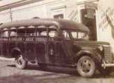 Chevrolet 1939 com carroceria artesanal; pertencente a Miguel Fucci, respondia pela ligação de São Carlos (SP) com o distrito de Água Vermelha (fonte: Ivonaldo Holanda de Almeida / lugardotrem).