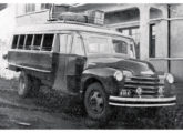 Um Chevrolet da mesma época, com chassi mais curto, também operando como ônibus rodoviário em Joaçaba (fonte: portal egonbus).