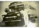 Chevrolet 1955 da Autoviária Freitas, de Fortaleza (CE); operou regularmente até a década de 70 (fonte: portal mob-reliquias).
