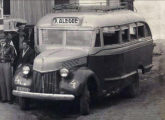 Ford 1940 da extinta Fontes & Ranzolin, de Lajes (SC), então operando a ligação interestadual com Porto Alegre (RS) (fonte: Antonio Ranzolin / egonbus).