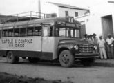 Studebaker 1950 realizando a ligação rodoviária entre Catolé do Rocha e Campina Grande (PB), via Caicó (RN) (fonte: portal onibusparaibanos).