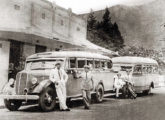 Dois ônibus da Empresa Melhoramentos de Teresópolis (RJ), o da frente sobre caminhão Ford 1937 (fonte: portal memoria7311).