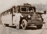 Chevrolet 1946 da extinta Empresa Salvador, de Fortaleza (CE), entre as décadas de 40 e 50 atendendo ao bairro de Monte Castelo (fonte: portal mob-reliquias).
