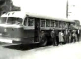 O mesmo ônibus em vista traseira (fonte: portal classicalbuses).