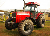 Exemplo recente de cabine Real, aqui sobre trator agrícola Massey Ferguson (foto: LEXICAR).