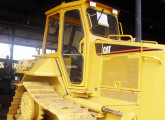 Trator de esteiras Caterpillar com cabine Real.         