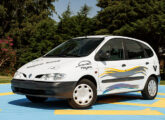 O primeiro Scénic fabricado no Brasil: preservado pela Renault, foi mostrado em maio de 2023 em evento comemorativo dos 25 anos de seu lançamento.