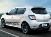 Também de 2015 é o hatch esportivo Sandero R.S..