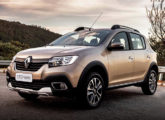 Para 2020 o Renault Stepway também ganhou novo para-choque dianteiro, porém com desenho diverso dos demais modelos da família.