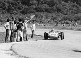 O Patinho Feio de Achcar no Autódromo do Rio de Janeiro, em 1958 (fonte: site mestrejoca).     