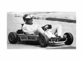 Escola de campeões (ii): Emerson Fittipaldi pilotando um Mini (fonte: site wrkart).