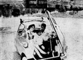 Ainda na linha de utilizar artistas na divulgação do Romi-Isetta: a atriz Anamaria Nabuco e o diretor de cinema, ator e cantor Alberto Ruschel em fotografia de 1959.