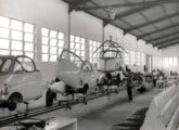 A linha de montagem do carrinho, construída em prédio ao lado da fábrica de tornos (fonte: Jorge A. Ferreira Jr.).