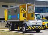 VW Worker 13.190 equipado com implemento Ambulift alocado ao Aeroporto Internacional de João Pessoa, em Bayeux (PB); a imagem é de janeiro de 2019 (foto: Marcos C. Filho).