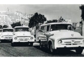 Ambulância Ford F-100 com carroceria Sagres: estas cinco unidades foram fornecidas para a Cruz Vermelha Portuguesa para atuar na guerra colonial contra Angola (fonte: Jorge A. Ferreira Jr.).