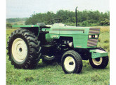 Trator agrícola 400CR em sua segunda geração.   