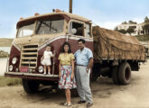 FNM (ou ainda Alfa Romeo?) com a antiga cabine Drulla (fontes: Kleber de Camargo Santos e Werner Keifer / Fábrica Nacional de Motores Histórica).