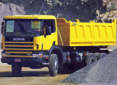 Scania P 124 C 6x4 com cabine simples e 360 cv, da Série 4.    