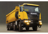 Scania G 440 8x4 para mineração e obres civis pesadas, admitindo caçamba de 20 m3 e tração de até 150 t.