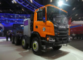 Scania G 500 8x4 XT com teto baixo (foto: LEXICAR).