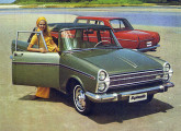 Novo Esplanada e (ao fundo) Novo Regente, lançados em abril de 1968 após a "aprovação" do carro pela Chrysler norte-americana. 