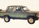 Cabine-dupla Chevrolet D-20 Spocar 1987 com portas não alongadas: note o teto alto e a grade com quatro faróis.