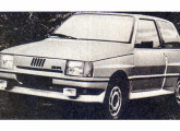 Fiat Uno equipado com kit de personalização SR. 