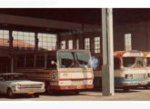 Micro-ônibus Striuli na garagem da Gatti Turismo (fonte: Edivan Vale / diariodotransporte).
