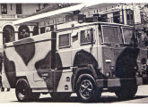 Blindado Netuno com canhão de água, montado sobre caminhão Scania (fonte: Veículos Militares).    