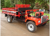 Carreta agrícola 4x4 utilizando mecânica Willys usada.