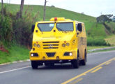 Carro-forte TCT Rhinus 900, de 2003, em chassi Mercedes-Benz, fotografado em 2025 em Vassouras (RJ) (foto: Victor Almeida Ferreira).