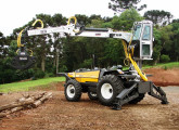 Carregador cabinado sobre trator agrícola Valtra C1070.