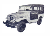 Primeiro jipe construído no Brasil pela própria Toyota, o modelo FJ25L tinha motor a gasolina japonês e baixo índice de nacionalização. 
