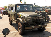 Algumas centenas de jipes Toyota foram militarizados em 1997 para uso das Forças Armadas; na imagem, um exemplar com chassi longo em coleção privada, exposto no Forte de Copacabana (RJ), em 2010 (foto: LEXICAR). 