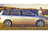 Toyota Fielder, lançamento de 2004. 