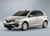 Série especial Etios Ready!, com grade e para-choque dianteiro diferentes dos carros de produção regular.