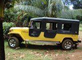 Transformado em Natal (RN), este Toyota alongado em 1,20 m operava na ilha de Fernando de Noronha; a foto é de 2011 (fonte: site 4x4brasil).