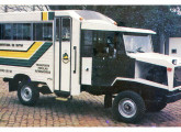 Tramontini CTT-1600 TC, com carroceria para 18 passageiros.   