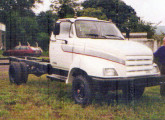 Protótipo de caminhão de 7 t de PBT, desenvolvido no início da década de 90.  