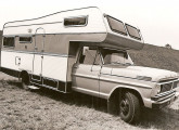 Primeiro motor-home da Turiscar, montado em 1975 sobre caminhão Ford F-350. 