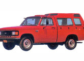 Chevrolet com capota Van 4500. 